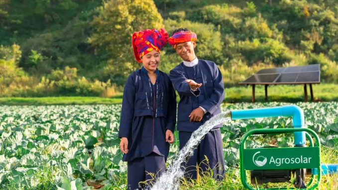 giai-phap-bom-nang-luong-mat-troi-thong-minh-2603134114-247